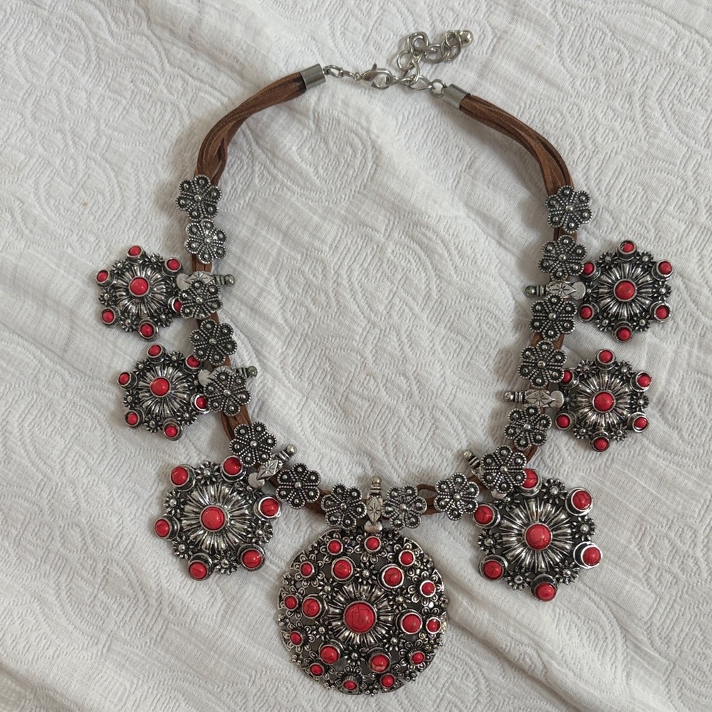 Elegant Floral Silver and Red Necklace